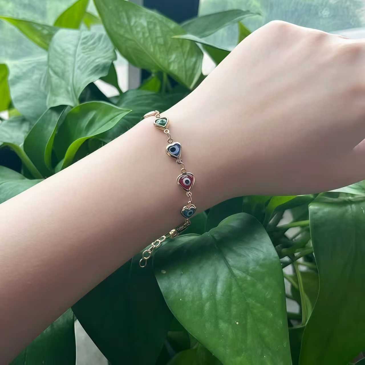 Evil Eye Heart Bracelet – Love & Protection Talisman-model
